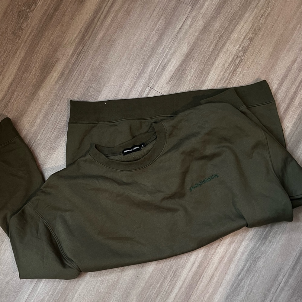 CREW NECK